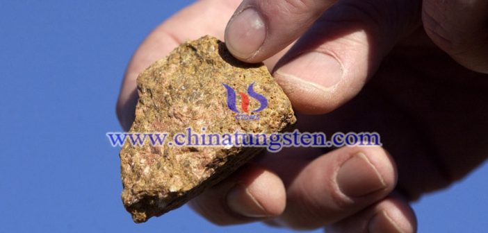 聯(lián)合執(zhí)法隊搗毀非法開採稀土礦點 稀土礦圖片