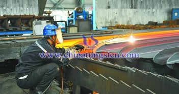“一帶一路”項(xiàng)目或催生1.5億噸鋼鐵需求 鋼鐵生產(chǎn)車間圖片