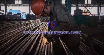 中國鋼鐵消費(fèi)進(jìn)入峰值期 後市緩慢向下 鋼材生產(chǎn)車間圖片