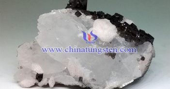 中國(guó)黑鎢礦產(chǎn)量占比90%以上,白鎢礦僅10%