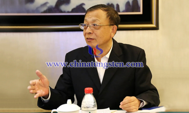 中國有色協(xié)會副會長、中國鎢協(xié)會長丁學(xué)全