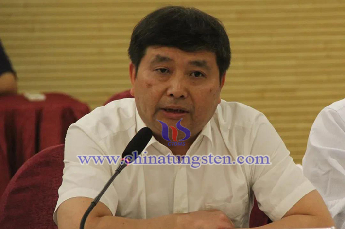 江西鎢業(yè)控股集團(tuán)有限公司行銷部總經(jīng)理廖肇康（代表江春林副會(huì)長(zhǎng)、主席團(tuán)主席）