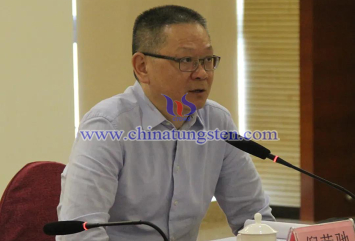 中國(guó)鎢業(yè)協(xié)會(huì)駐會(huì)副會(huì)長(zhǎng)、主席團(tuán)主席倪瑩馳