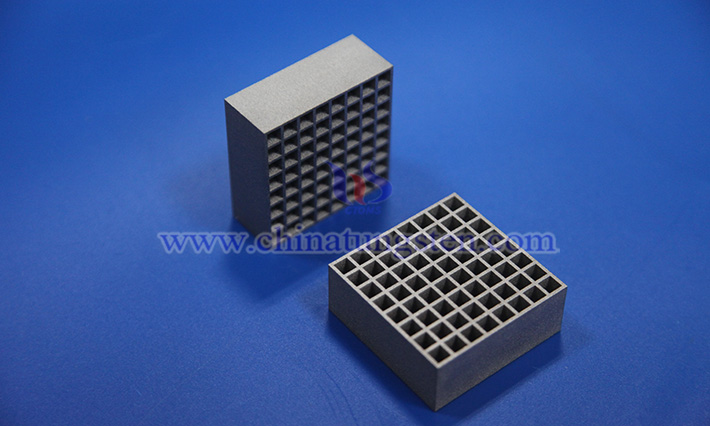 中鎢線上鎢合金準(zhǔn)直器圖片