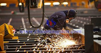 鋼廠利潤率刺激產量 鋼價下探 鋼鐵冶煉圖片