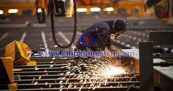 李新創(chuàng):鋼鐵產(chǎn)業(yè)不存在國進民退 鋼鐵生產(chǎn)車間圖片