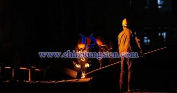 1-8月中央企業(yè)化解鋼鐵過剩產(chǎn)能1614噸 鋼鐵冶煉圖片