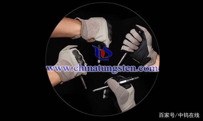 鎢鋼戰(zhàn)術筆握法圖片