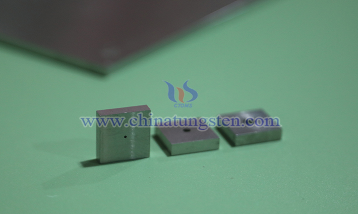 中鎢智造鎢合金準(zhǔn)直器圖片