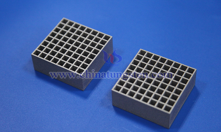 中鎢在線鎢合金準直器圖片